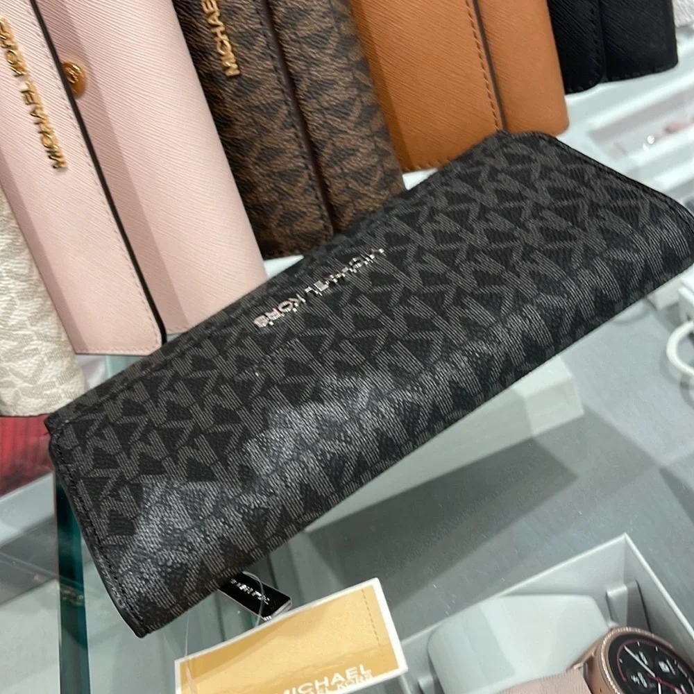 MICHAEL KORS JET SET TRV LARGE TRIFOLD BLACK